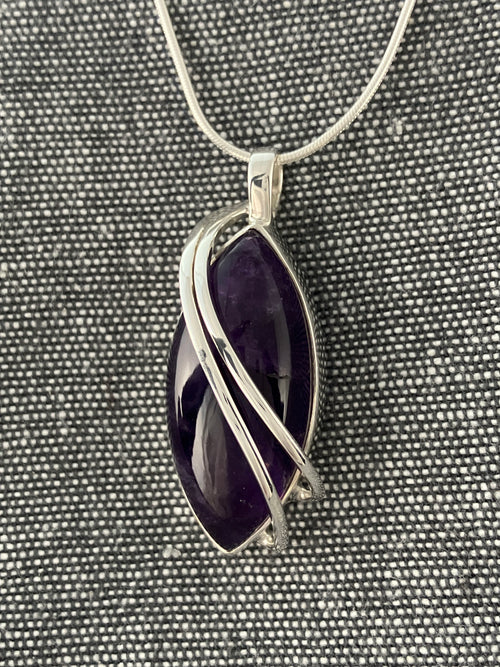 Amethyst Leaf Waft Pendant