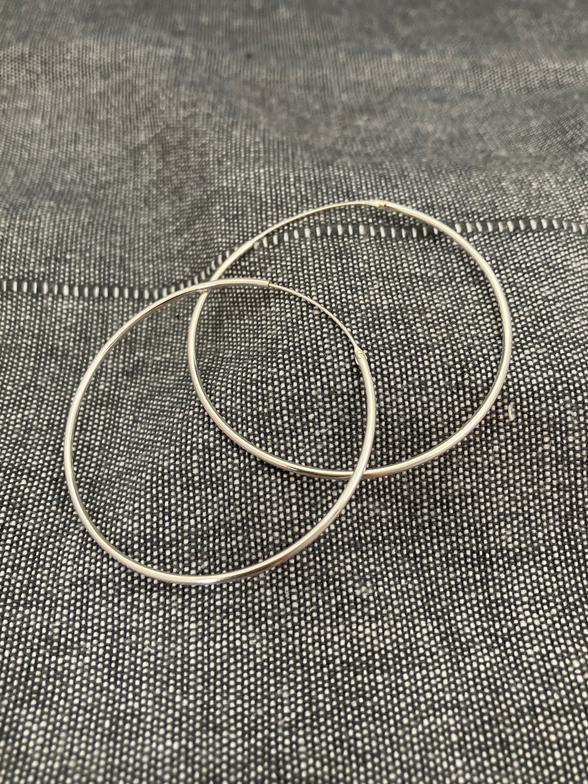 Simple Fine Hoops – 45mm