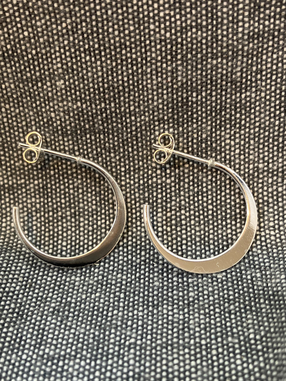 Flattened Stud Hoops – 20mm