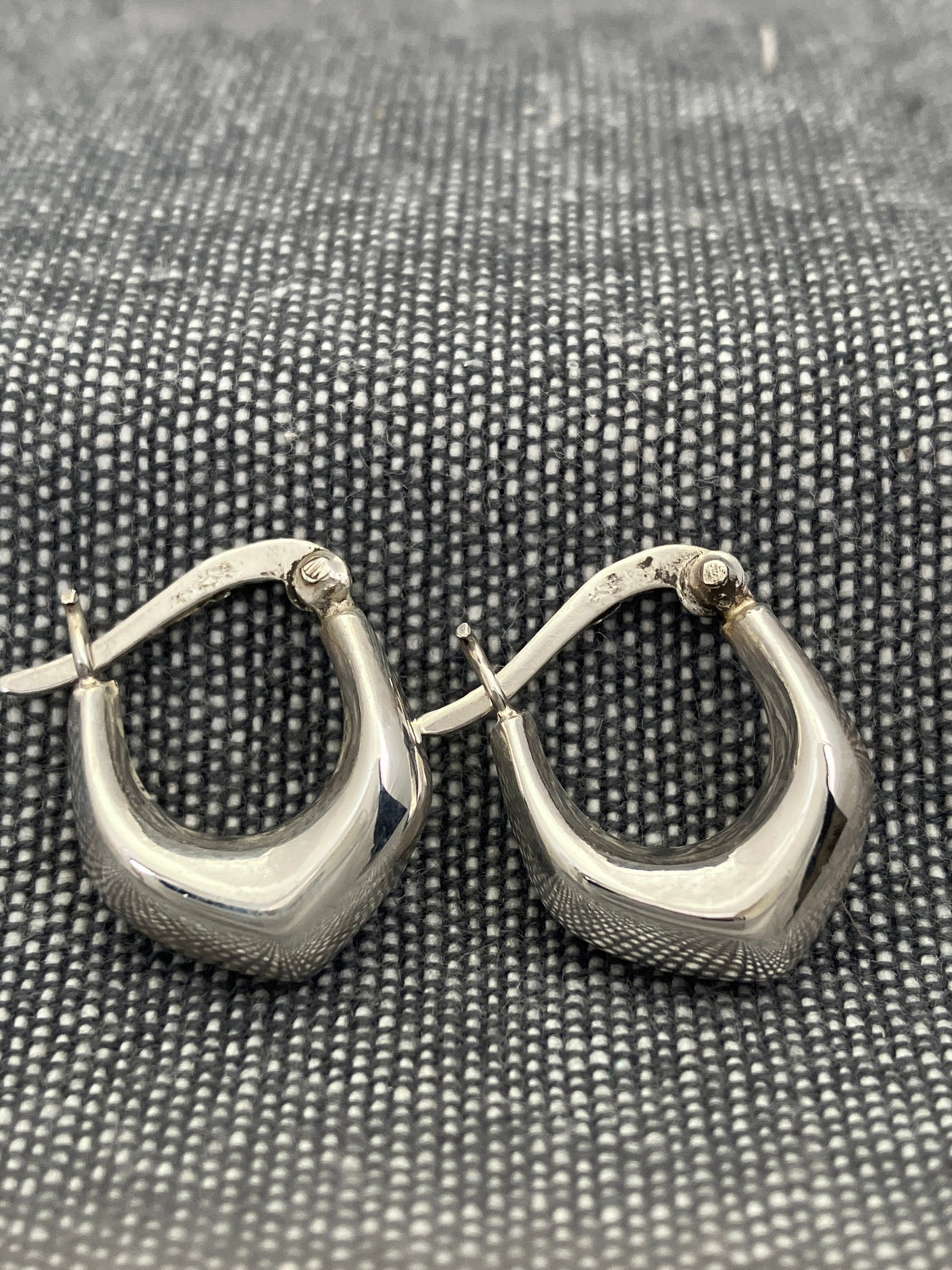 V-Bottom Hoops
