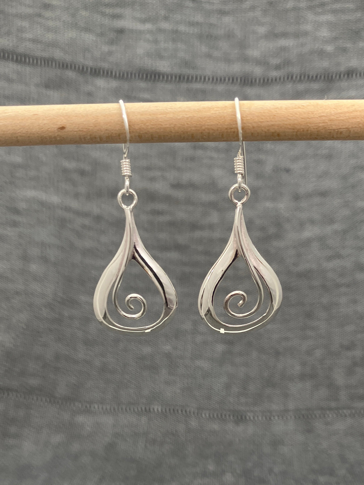 Drip Curl Earrings