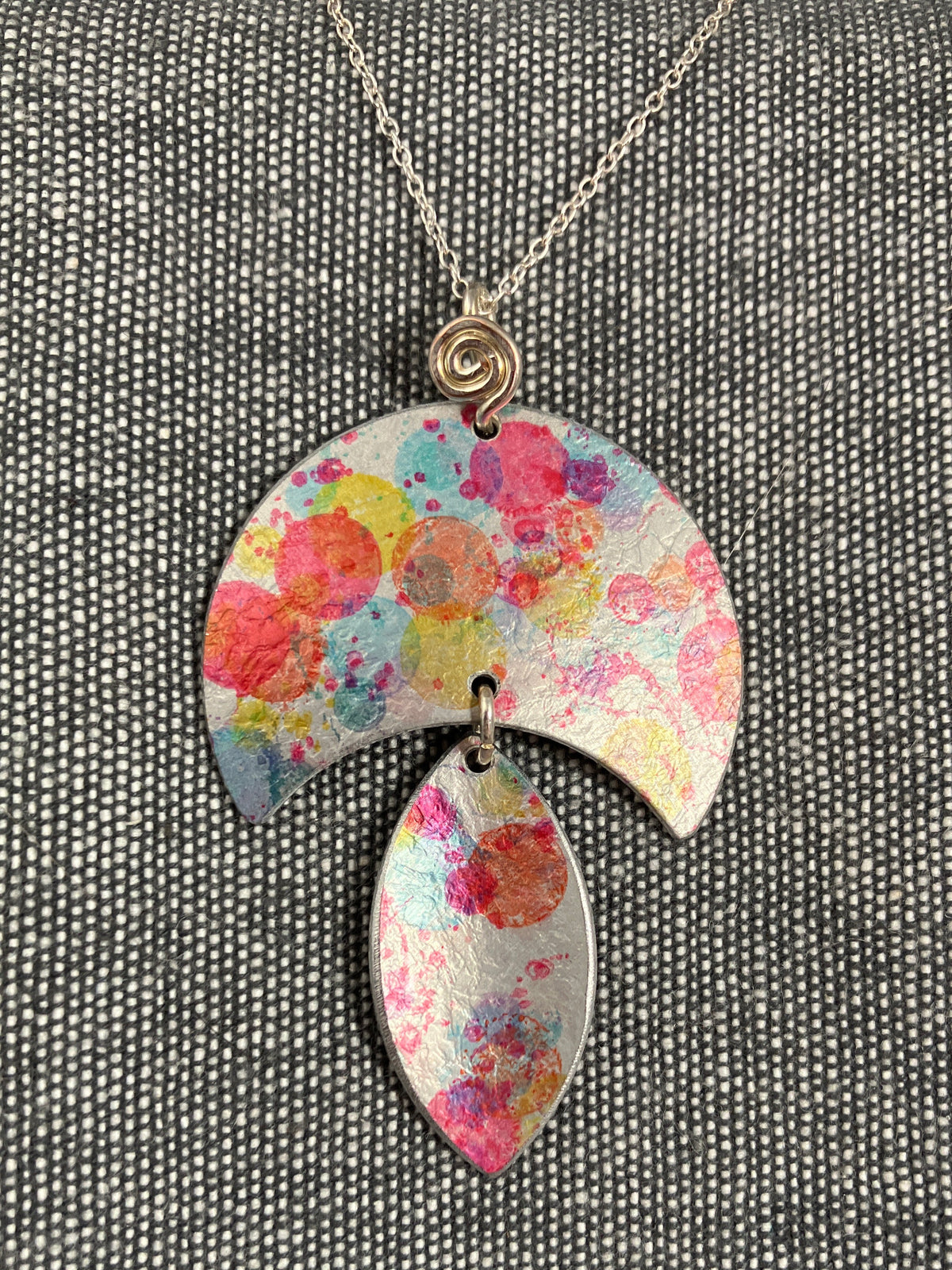 Bubble Small Arch Necklace