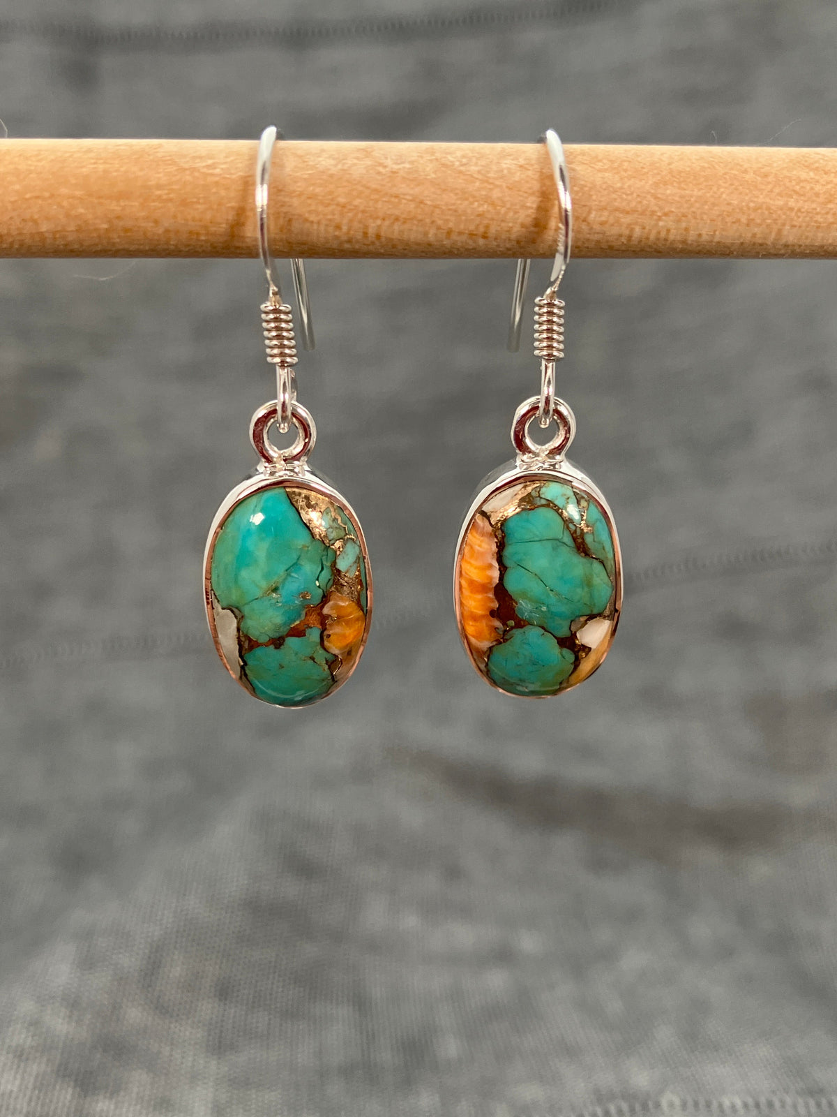 Oyster Mohave Oval Earrings
