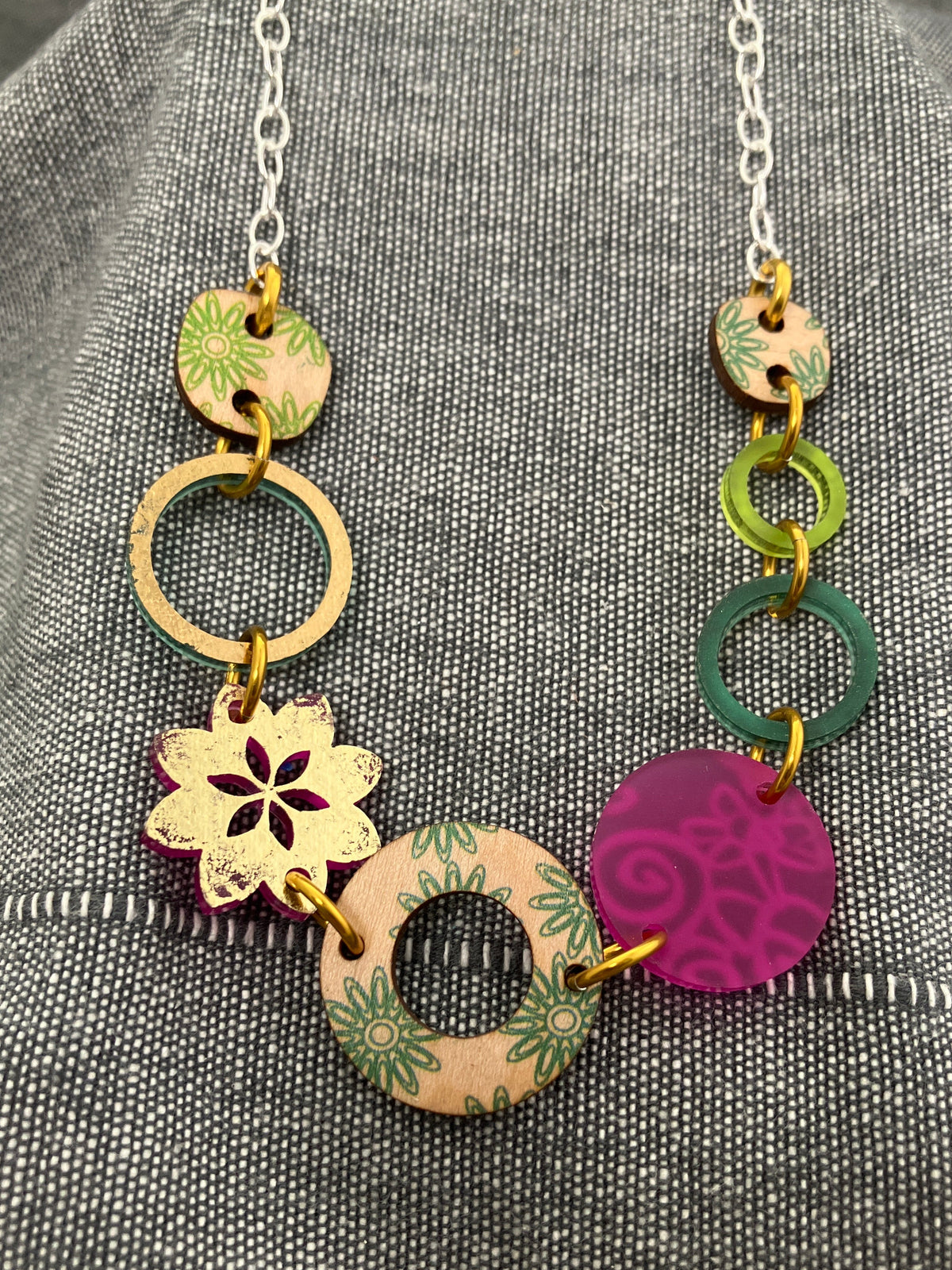 Wood And Shimmer Pink Green Chain Necklace
