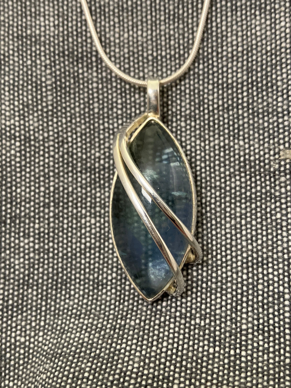 Apatite Leaf Waft Pendant
