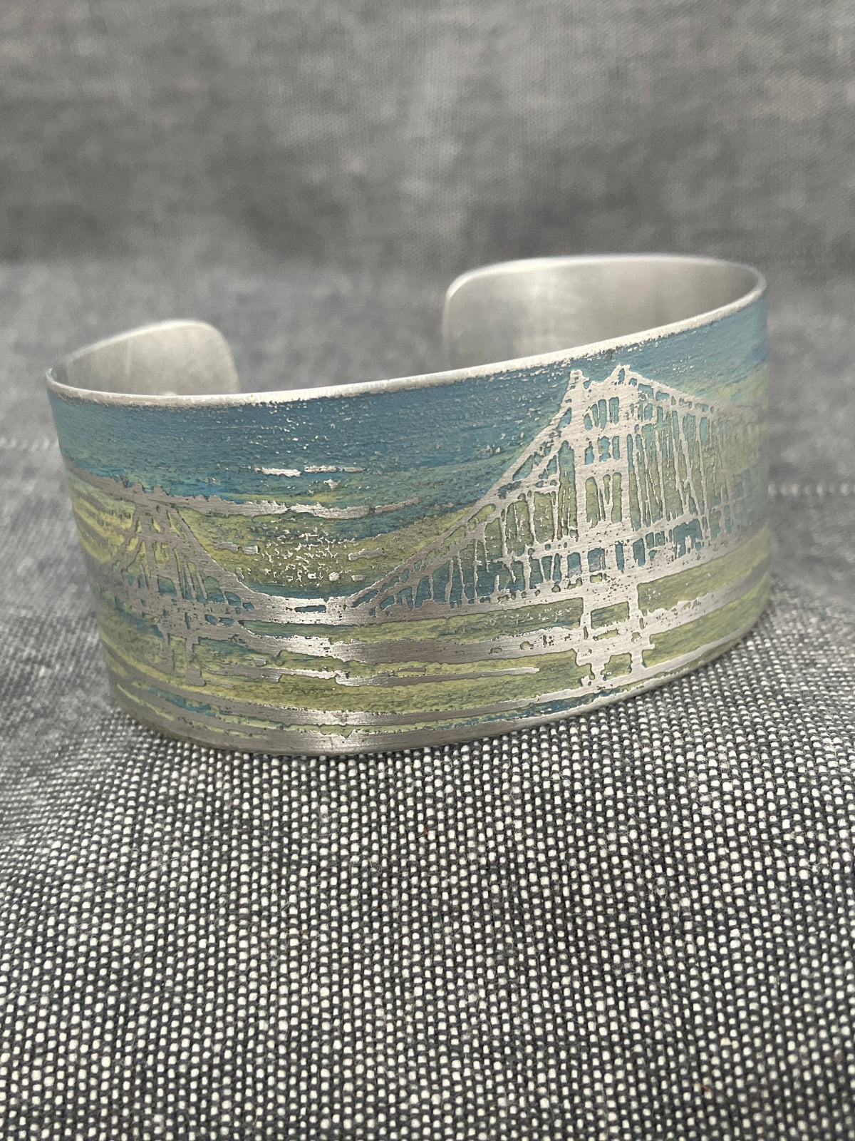 Out Of Line Bridge Aluminium Cuff
