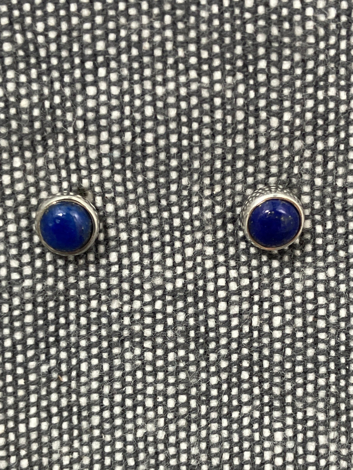 Lapis 5mm Studs
