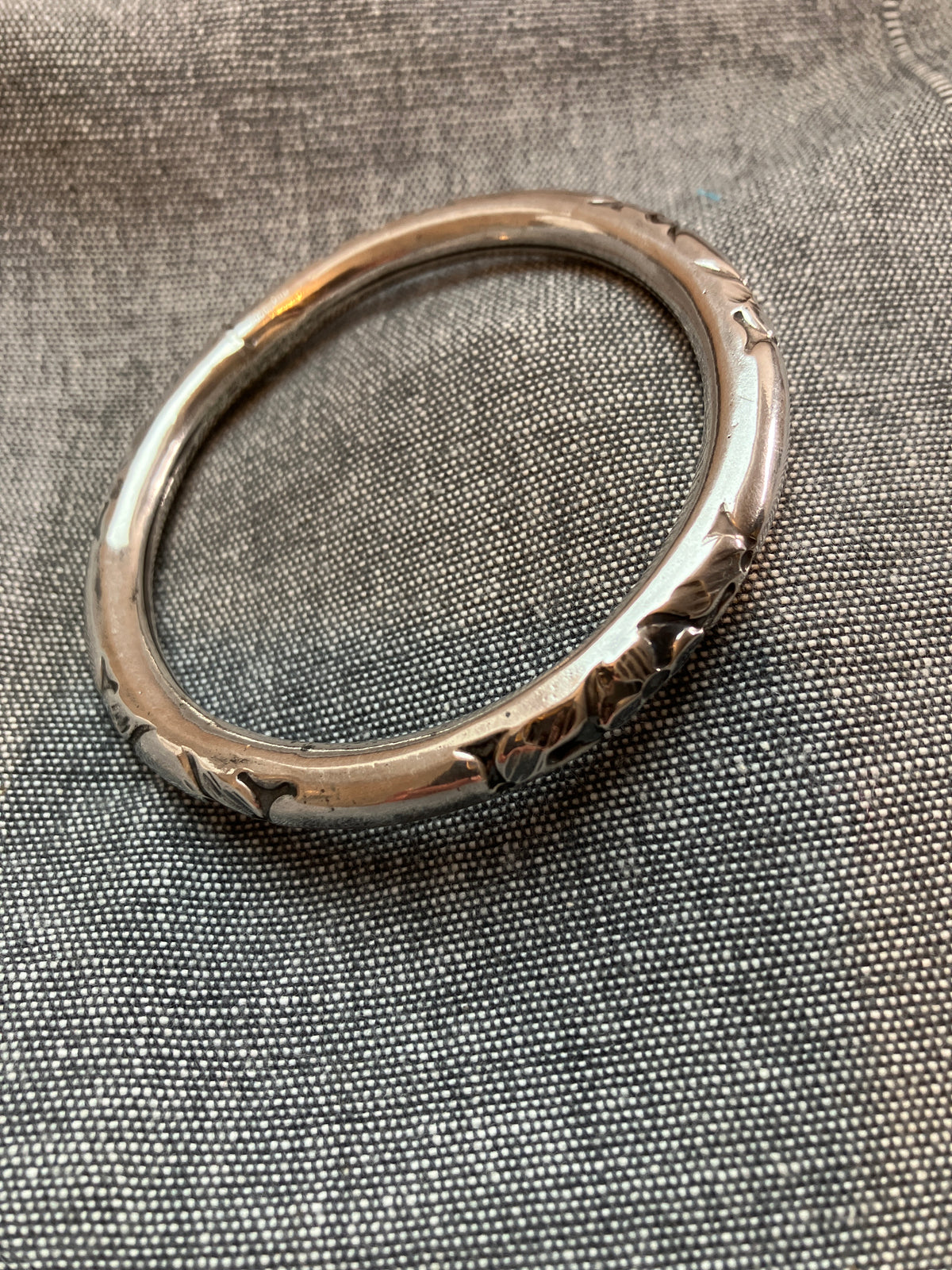 Flower Embossed Opening Bangle