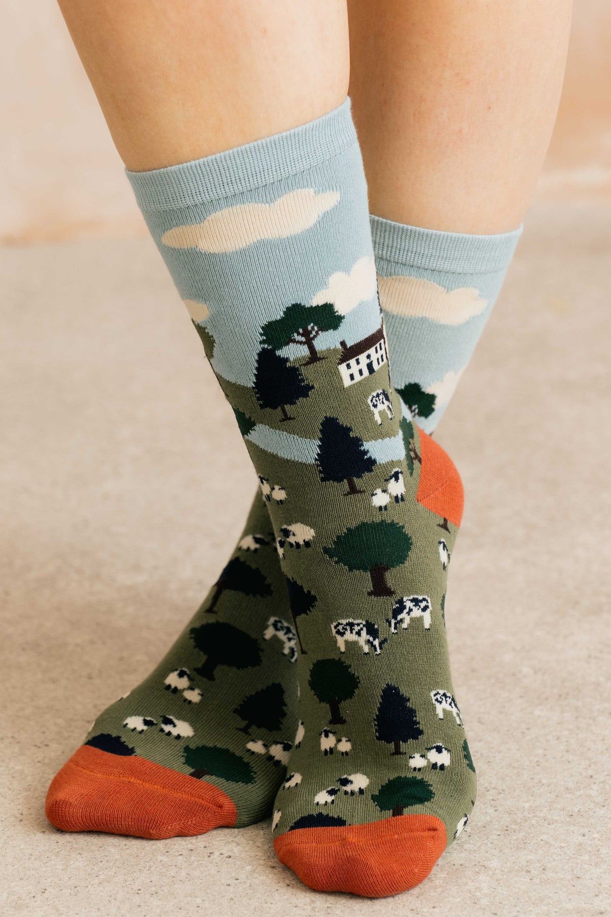 Country Scene Bamboo Socks